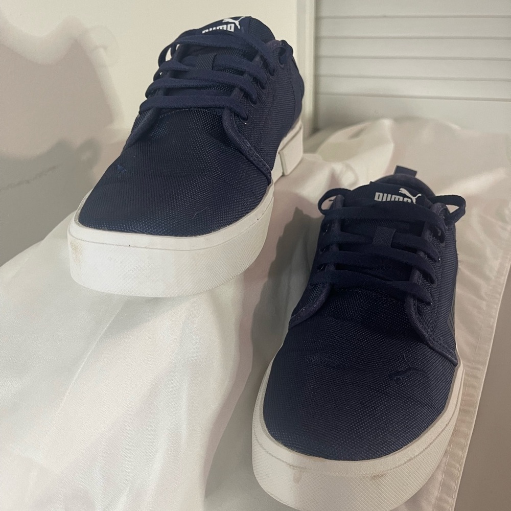 Puma Men's Deep Blue Sneakers